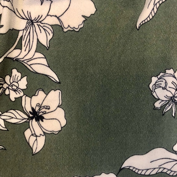 41 Hawthorn Floral Top SIZE XS - Picture 4 of 7